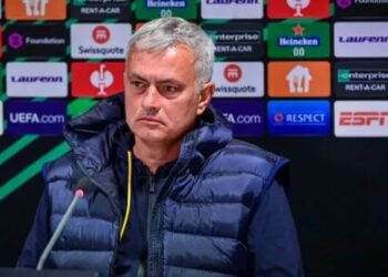 Mourinho firmos kontratë 2-vjeçare me ekipin e ri