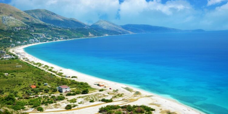 BE: Shqipëria, e fundit për pastërtinë e plazheve
