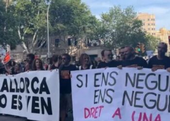 “Shkoni në shtëpi”, qytetarët spanjollë protestojnë kundër turizmit masiv