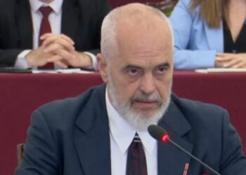 Rama nis mbledhjen e grupit me kritika për opozitën: Po helmohet publiku me…