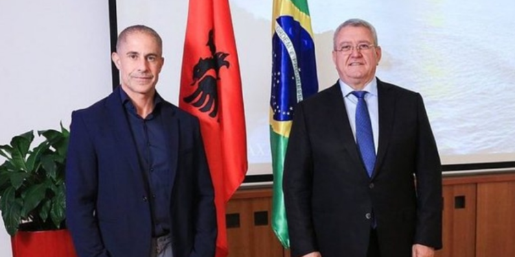 “Nëse i ofrojnë 5 mln euro e ka hallall”/ Sylvinho drejt largimit? Duka: Edhe Mancini iku për lekë…