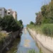 Skandaloze, në Durrës kanalet e ujërave të zeza derdhen në det