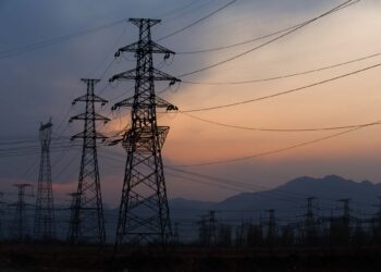 Rikthehet energjia elektrike, reagon OST: Defekti erdhi nga linja me Greqinë, shkaktarë kanë qenë…