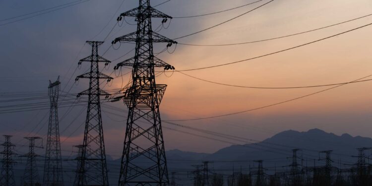 Rikthehet energjia elektrike, reagon OST: Defekti erdhi nga linja me Greqinë, shkaktarë kanë qenë…