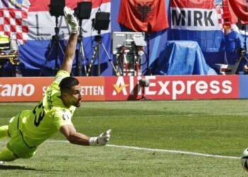 Pritje të shkëlqyera kundër Kroacisë, Strakosha shpallet portieri më i mirë i Europianit