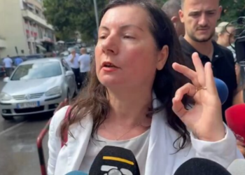 VIDEO/ Skandali te Onkologjiku, mjekja Ymeri revoltohet me mediat: Më keni shtrembëruar fotot