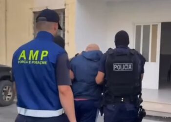 Arrestohet oficeri i krimeve në Tiranë, merrte ryshfet për hetimet. Paratë në makinë dhe agjenti i infiltruar