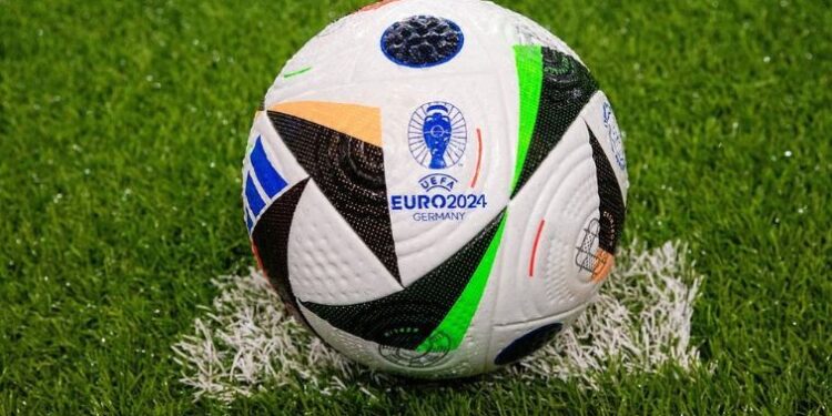Euro 2024/ Ndeshjet e Euro 2024 do të gjykohen me mikroçip