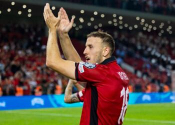 Nuk u aktivizua në Euro2024/ Babai i lojtarit të Kombëtares ‘shpërthen’: Zoti i shkatërroftë…