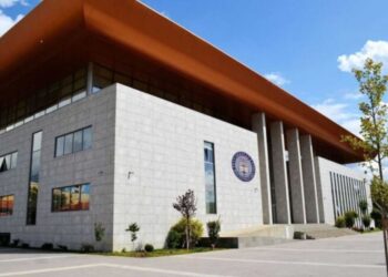 Plas sherri në KLP! Anëtarët përplasen për shkollën e Magjistraturës: Po na heton SPAK