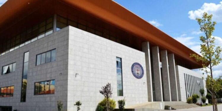 Plas sherri në KLP! Anëtarët përplasen për shkollën e Magjistraturës: Po na heton SPAK