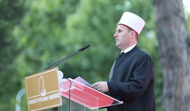 Kurban Bajrami, kreu i KMSH-së: Zoti u dhëntë paqe të gjithë besimtarëve!