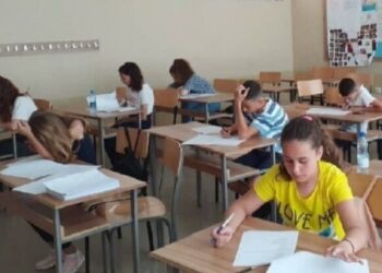Provimet e lirimit, rreth 29 mijë nxënës i nënshtrohen sot testit në matematikë