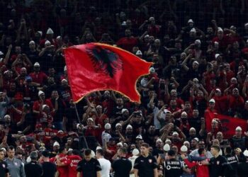 Dortmundi vishet kuqezi/ Shqiptarët kanë blerë 50 mijë bileta për ndeshjen me Italinë, kundërshtarët vetëm 10 mijë