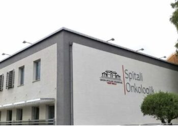 Skandali te Onkologjiku, pajisja e Radioterapisë u la 3 vite pa u përdorur, u kthye në rrezik edhe për vetë mjekët