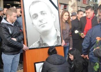 SPAK rihap ‘letrat’ e 21 Janarit, familjarët e Aleks Nikës paraqiten në Prokurori! 