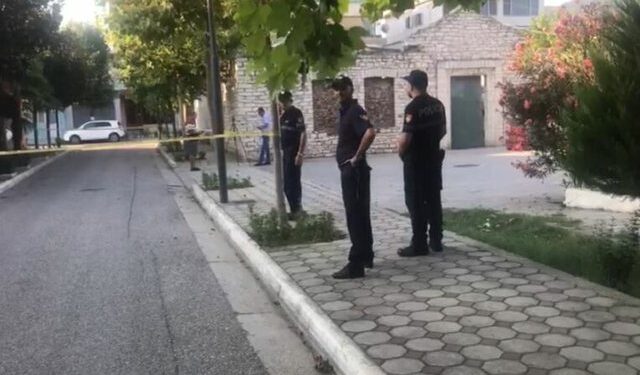 Atentati me 3 viktima në Memaliaj/ Autorët u larguan në drejtim të Mallakastrës, dogjën mjetin