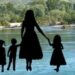 “LAMTUMIRË”! Para se të tentonte të hidhej nga ura me fëmijët e mitur, 27-vjeçarja telefonoi një familjar