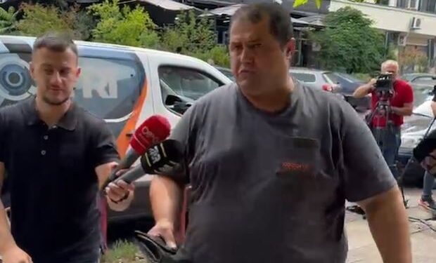 Mond Gashi me 3 apartamente, 2 biznese, dyqane e tokë