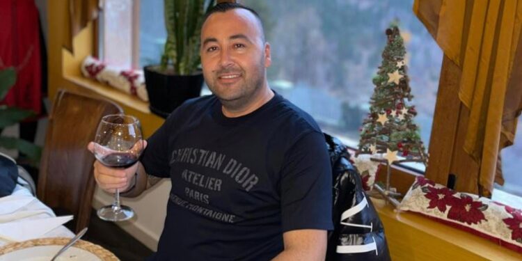 Sherr për parkimin, plagoset me thikë ish-efektivi i Shqiponjave në Sarandë