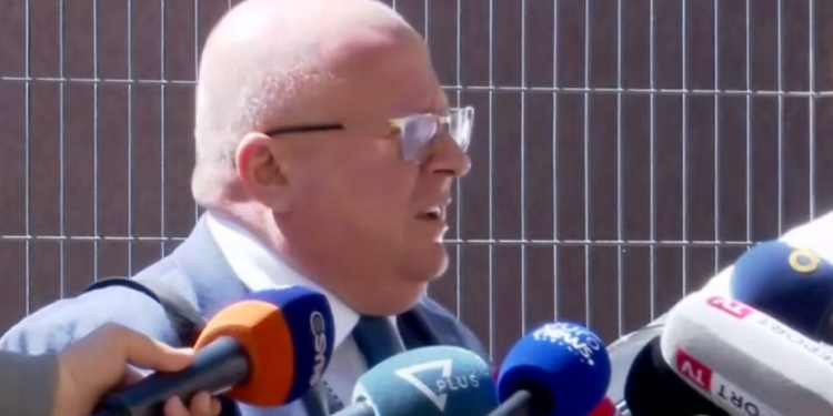 “Vrisni patronazhistët e rrihni policët”/ Bëri thirrje për akte ekstreme, e pëson keq avokati Genc Gjokutaj