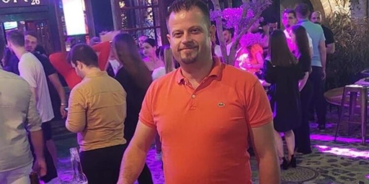 Inxhineri nga Bilishti u fut në kurth nga bashkëjetuesi i të dashurës, autori e ftoi natën në takim dhe e dhunon brutalisht