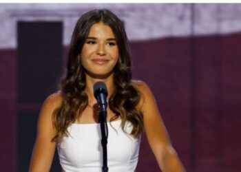 “Ka kaluar mbi FERR , e prapë …”/ Mbesa 17-vjeçare e Trump bëhet virale me fjalimin për gjyshin e saj