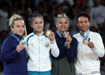 Distria Krasniqi fiton medaljen e argjendtë në Paris