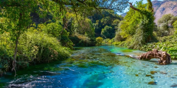 Korfuzi po “thahet” për ujë/ Pas Italisë, edhe Greqia kërkon të shtrijë tubacionin në Syrin e Kaltër! Mediat e Athinës: Tensionet mes dy vendeve s’do ndikojnë