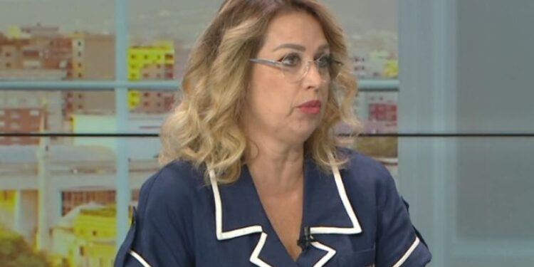 Shtohen infeksionet gjatë verës, Mjekja ORL: Mos e pastroni dyllin e veshëve