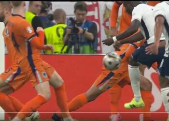 Ja çarë nuk u pa në ndeshjen Hollandë-Angli/ Saka preku dy herë topin me dorë para penalltisë !  (VIDEO)