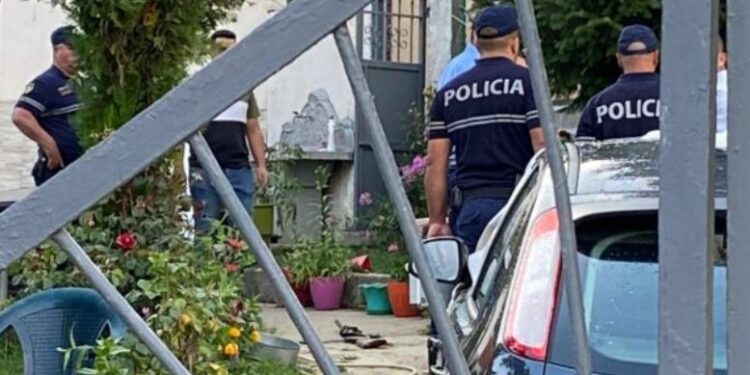 Qëlloi me çifte djalin, 83-vjeçari: Ai më rrihte, por jam penduar