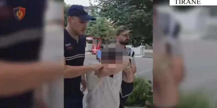 Vodhi 15 000 euro në një banesë në Komunën e Parisit, arrestohet 38-vjeçari në Tiranë