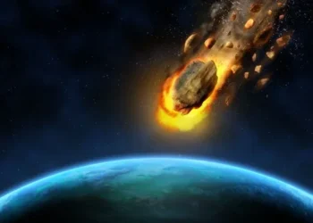 U përplas me Tokën 66 milionë vite më parë, shkencëtarët identifikojnë llojin e asteroidit që zhduku dinosaurët