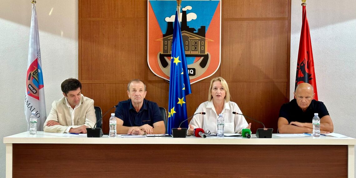 Denaj, takim me fermerët në Maliq: Bashkimi dhe formalizimi do rrisin cilësinë e produkteve bujqësore