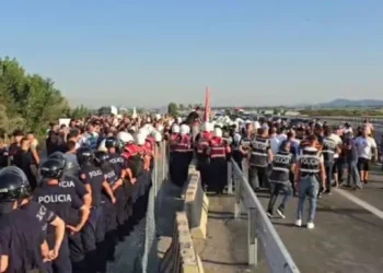 Protestat në aksin Thumanë-Kashar/ Rrumbullaku: Të mos bllokohet autostrada, do ndërmerren masa