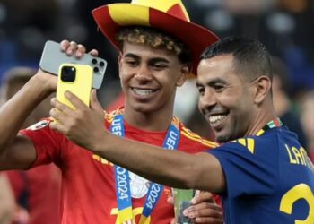 Plagoset me thikë  babai i Lamine Yamal