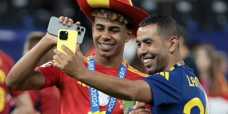 Plagoset me thikë  babai i Lamine Yamal