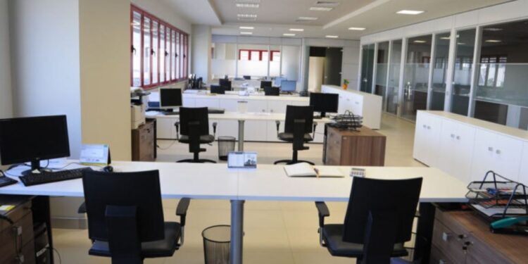 Miratohet orari fleksibël në orarin e punës për administratën/ Ja ndryshimet