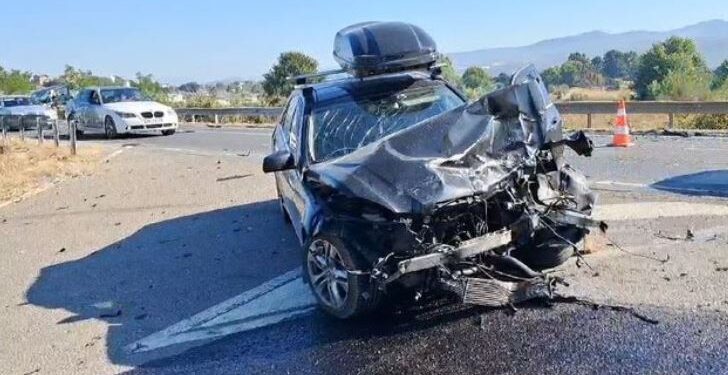 Aksidenti i frikshëm në aksin Fushë Krujë-Thumanë, dy makina bëhen copash