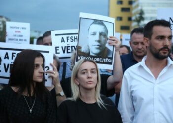 Dhunimi për vdekje i Egli Progës, nis tubimi në sheshin Skënderbej