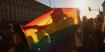 Kundërshtuan ligjin kundër “propagandës LGBT” në shkolla/ Mësuesit në Bullgari: Po kërcënohemi