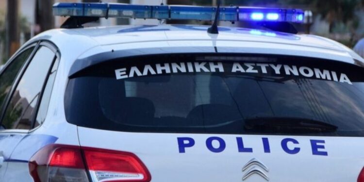 E RËNDË/ Qëllohet me thikë shqiptari në Greqi, greku e akuzoi se i ngacmoi vajzën