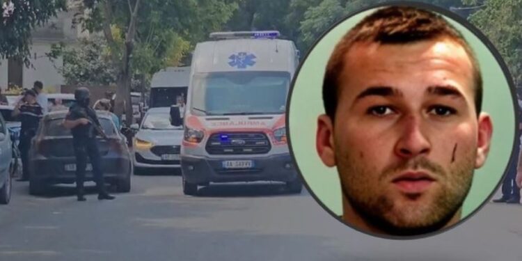 Në ’97 i vranë babanë, Elis Rroshkodoli u qëllua me 18 plumba teksa po pinte kafe