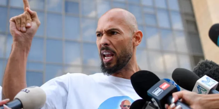 Gjykata e Bukureshtit lë në arrest shtëpiak Andrew Tate mes akuzave për trafikim dhe pastrim parash