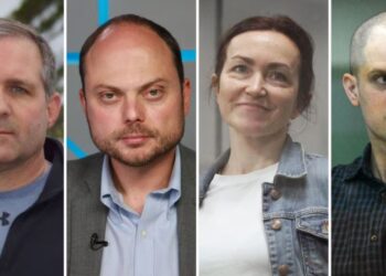 Gazetarët Kurmasheva e Gershkovich lirohen gjatë këmbimit të të burgosurve mes Rusisë dhe SHBA-së