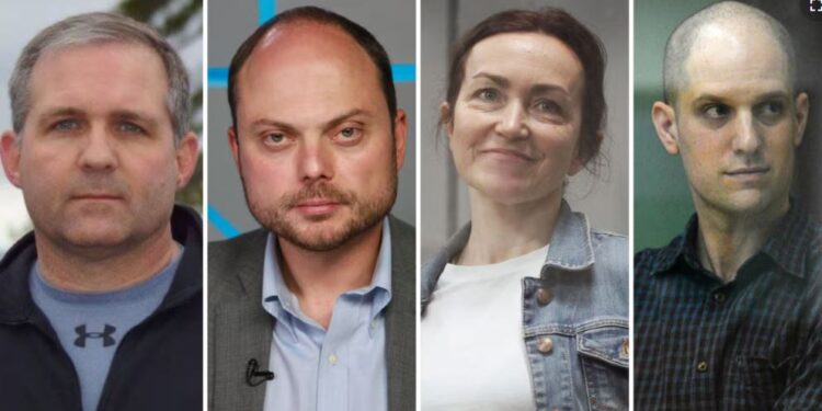 Gazetarët Kurmasheva e Gershkovich lirohen gjatë këmbimit të të burgosurve mes Rusisë dhe SHBA-së