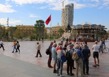 Boom i të huajve që zgjedhin Shqipërinë për jetesë: Statistikat rritje drastike