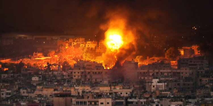 Izraeli bombardon për herë të parë në qendër të Bejrutit, të paktën 12 të vrarë