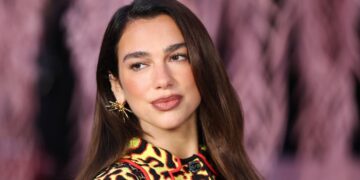 Dua Lipa në betejë ligjore me Samsung: Kërkon miliona euro dëmshpërblim